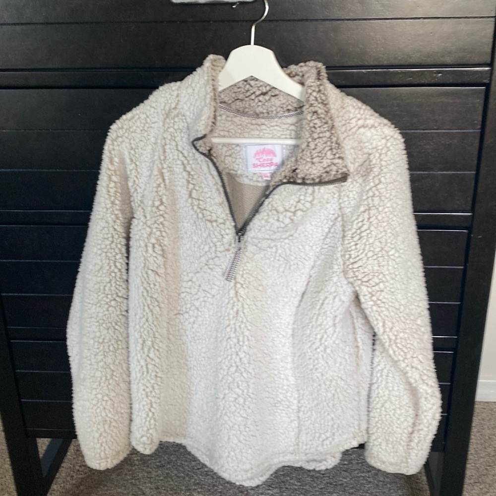 Cozy Sherpa jacket - size medium - EUC